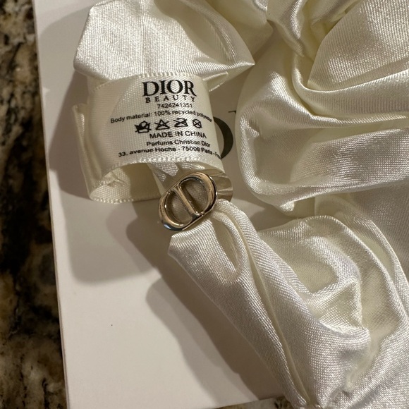 DIOR GWP Scrunchy Satin CD Charm - Picture 1 of 3